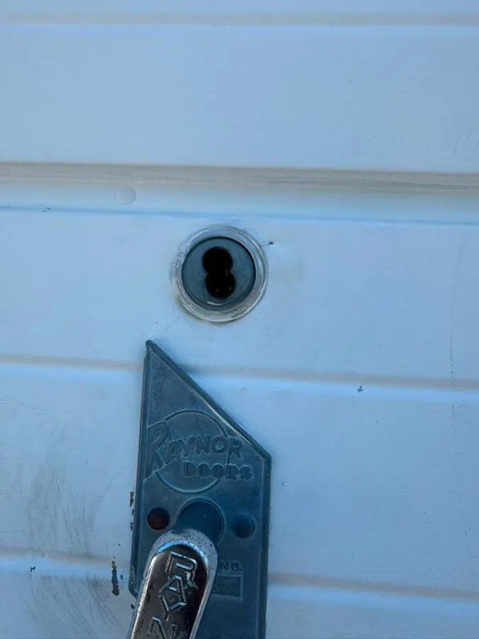 Garage door lock cylinder